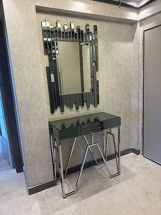 KROM AYAK ÇEKMECELİ FÜME AYNA KAPLAMA DRRSUAR TAKIMI