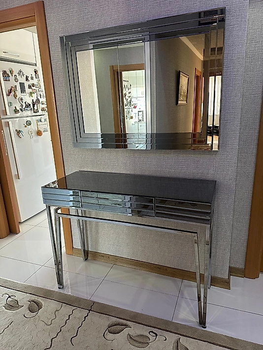 PARLAK KROM ÇEKMECELİ FÜME AYNA KAPLAMALI DRESUAR TAKIMI
